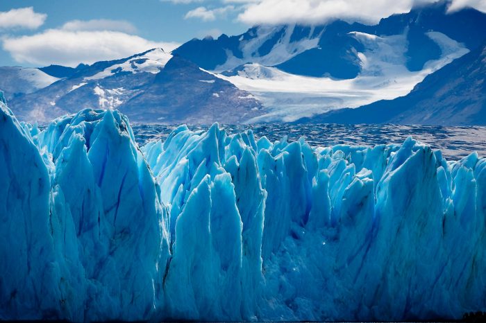 Cerro San Lorenzo y Cueva de las Manos Pintadas / El Chaltén y el Calafate (Trekking Moderado)